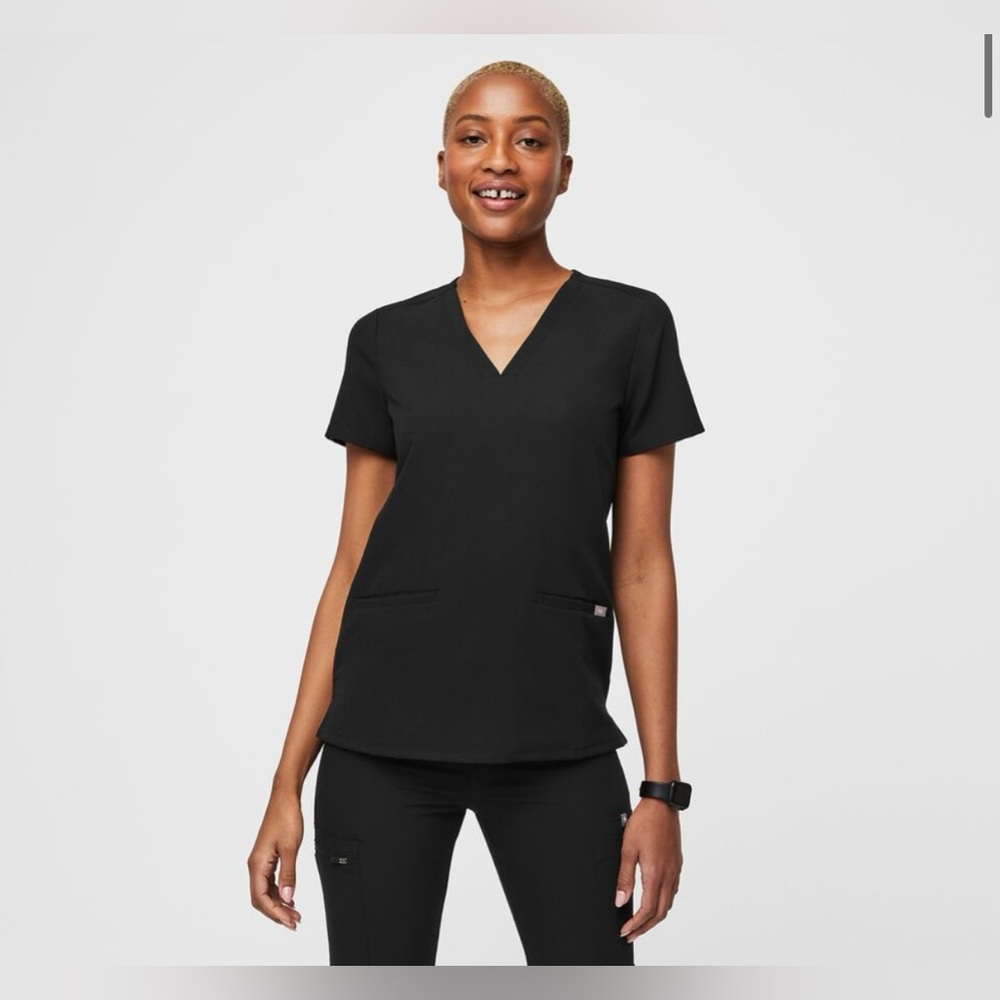 Figs Casma Three-Pocket Scrub Top